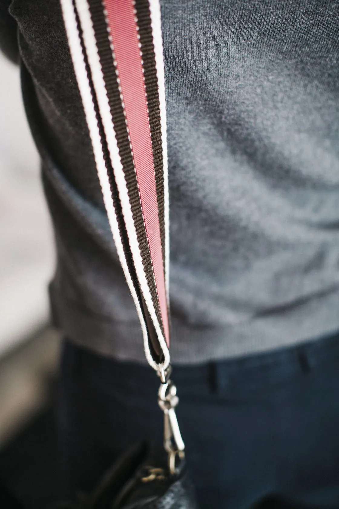 ASA BANDOLERA BOLSO  MARRóN Y ROSA