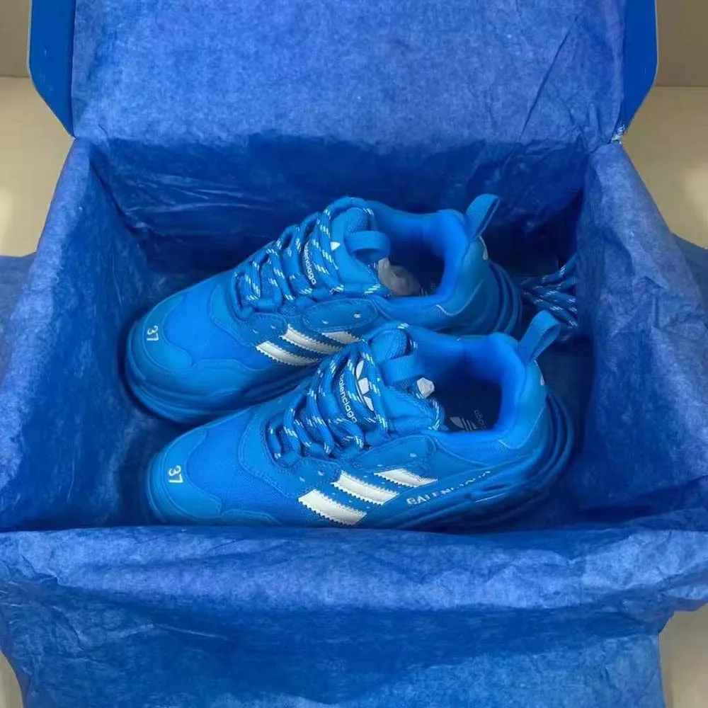 Balenciaga Zapatilla Balenciaga / Adidas Triple S para mujer en azul y blanco
