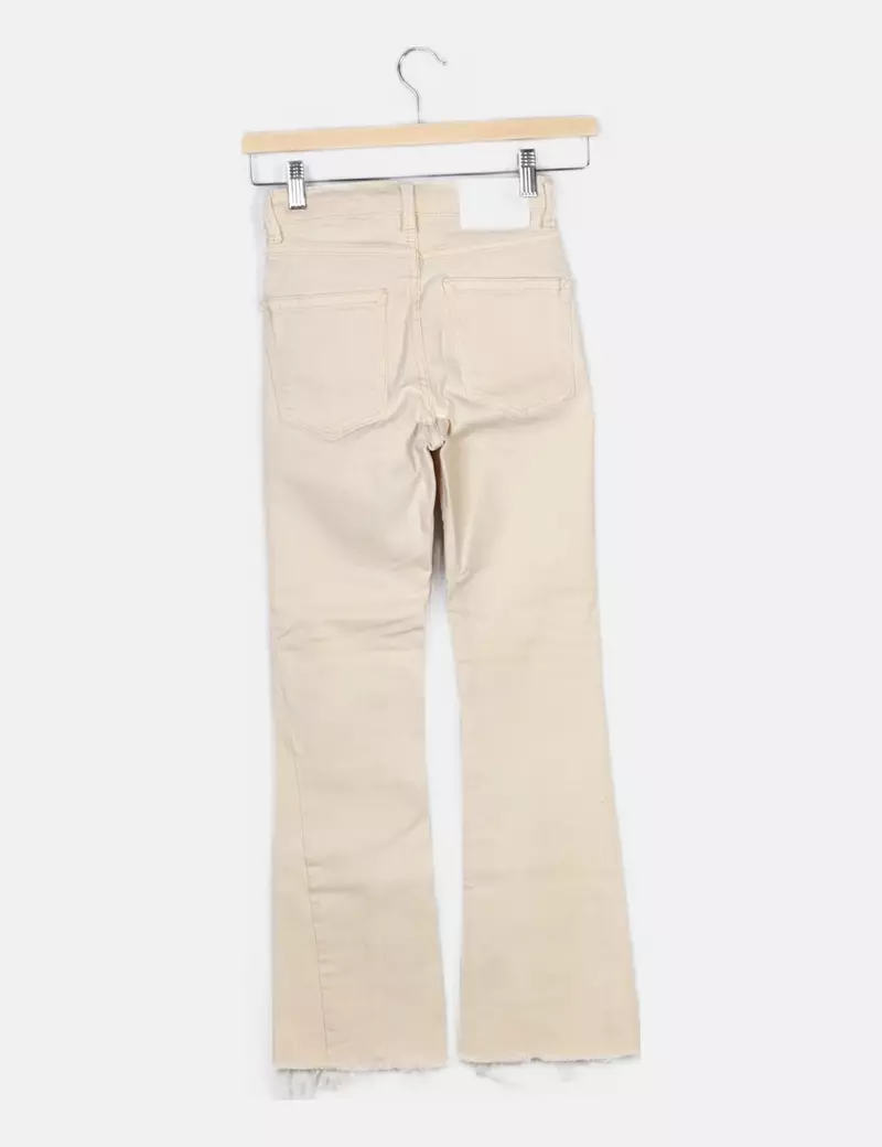 Bershka Jeans beige campana