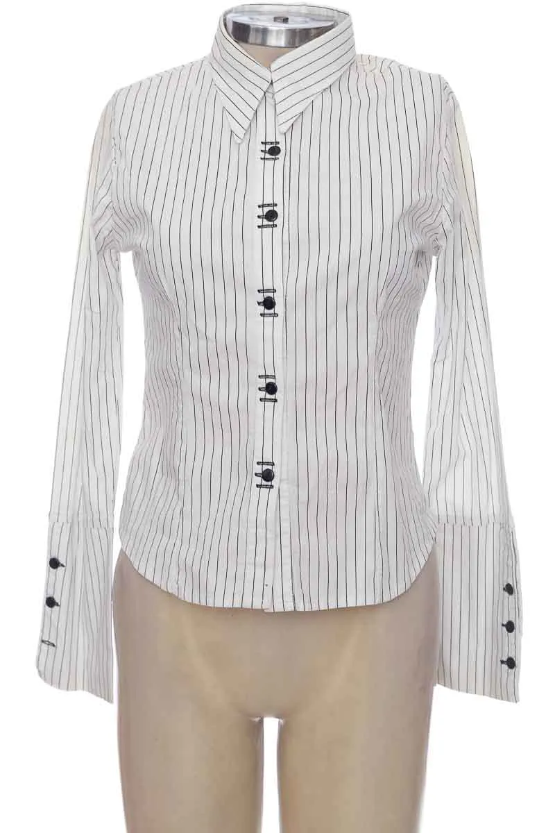 BLUSA COLOR BLANCO  CLOSEANDO
