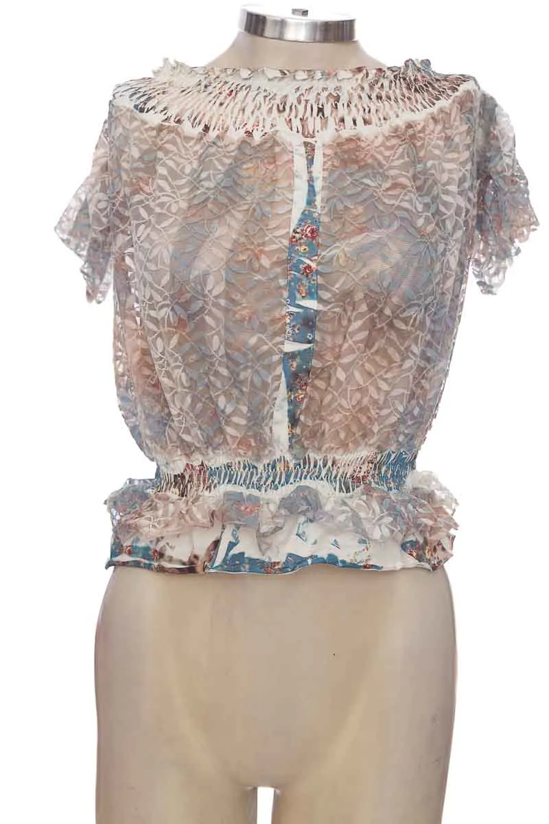 BLUSA COLOR ESTAMPADO  CLOSEANDO