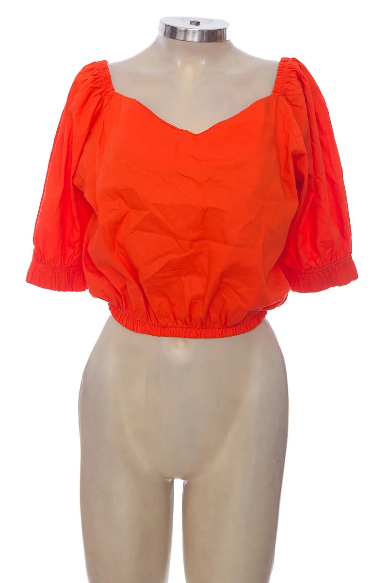 BLUSA COLOR NARANJA  CLOSEANDO