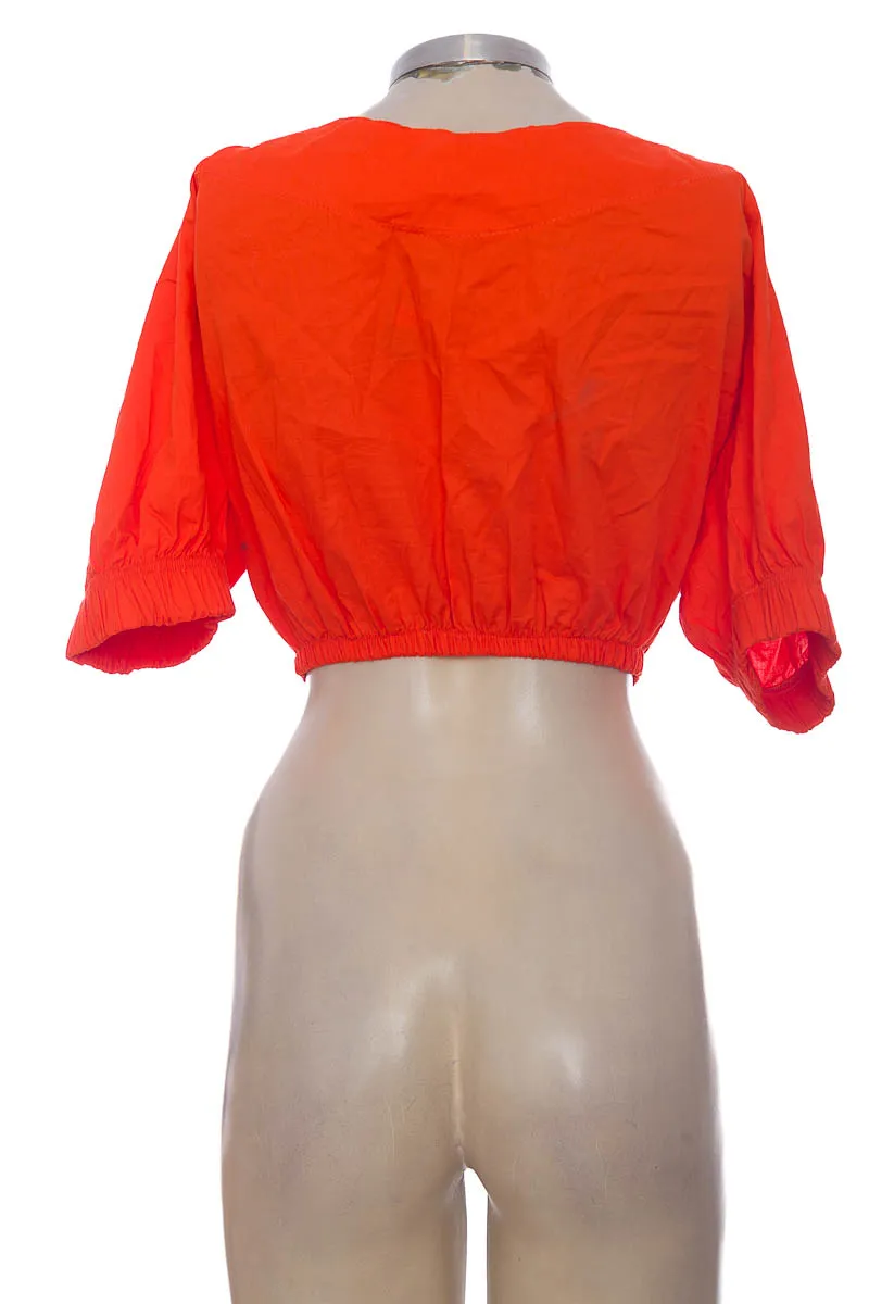 BLUSA COLOR NARANJA  CLOSEANDO