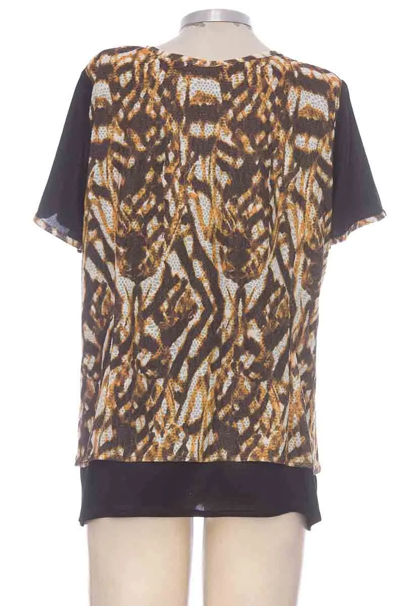 BLUSA COLOR NEGRO  CLOSEANDO