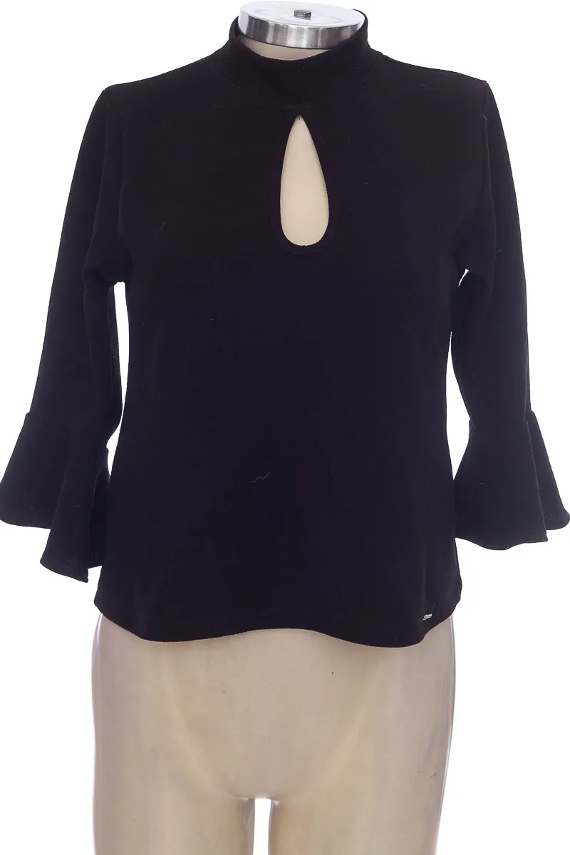 BLUSA COLOR NEGRO  GOLD