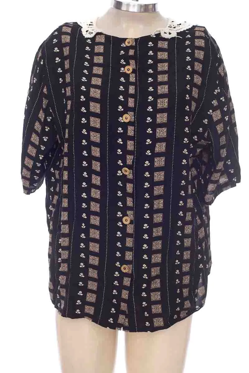 BLUSA COLOR NEGRO  VIRGINIA