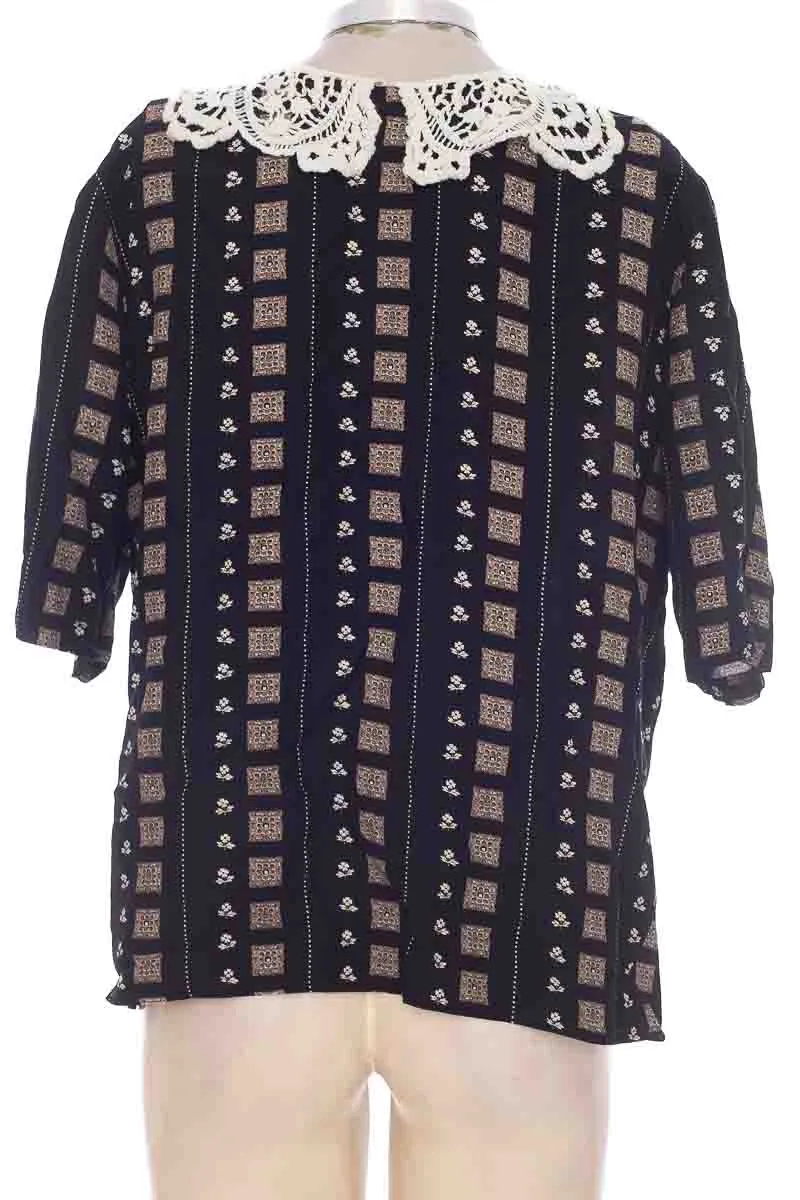 BLUSA COLOR NEGRO  VIRGINIA