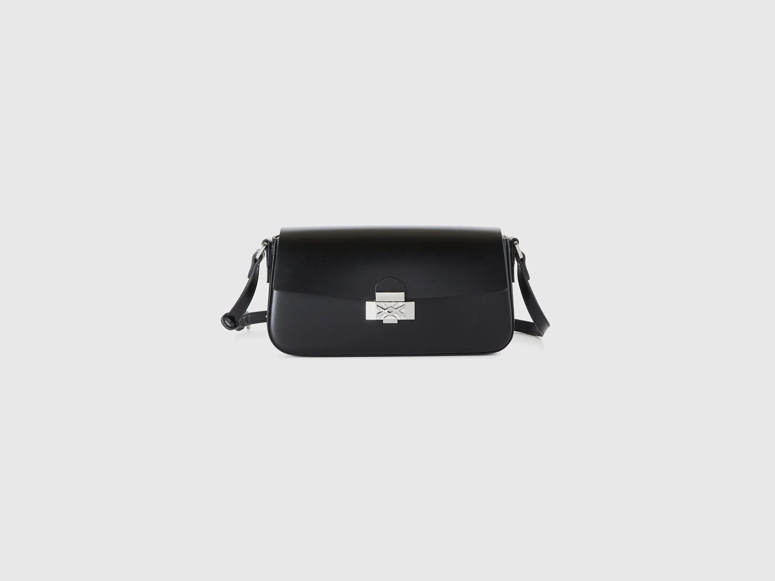 Bolso baguette de tejido con efecto piel