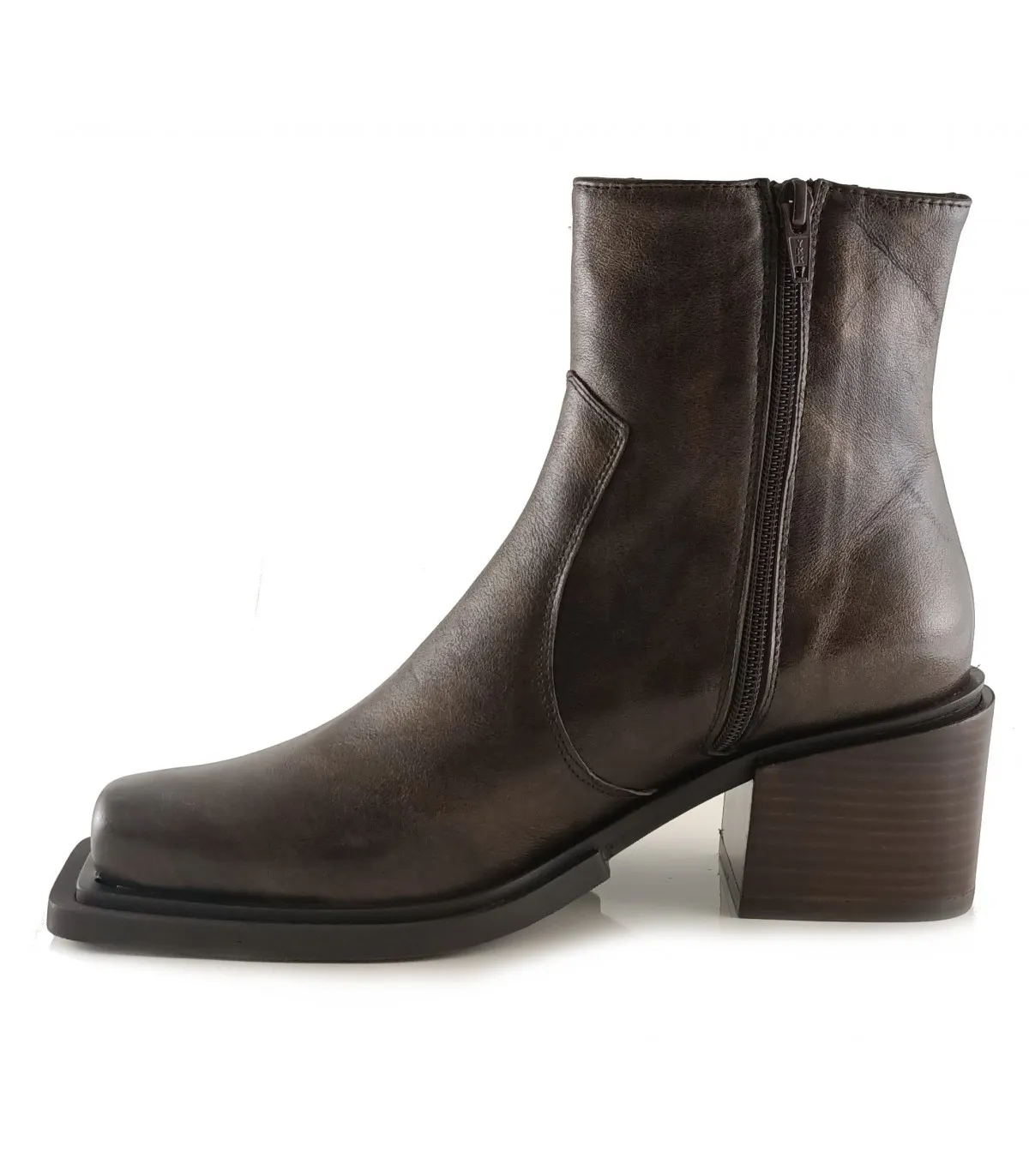 Bota campera con elásticos en piel marrón