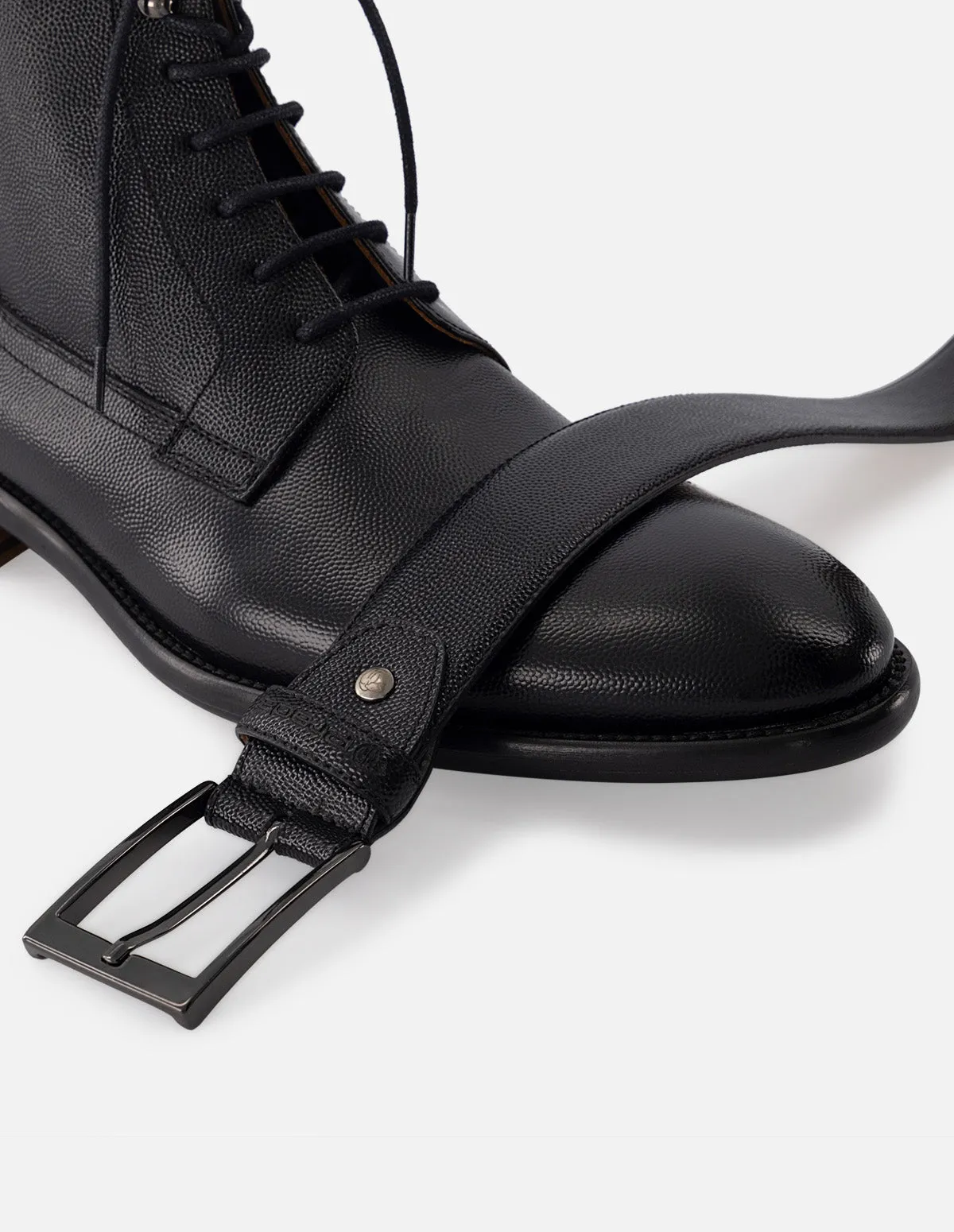 Botin de cordones en piel bombeada color negro  para hombre