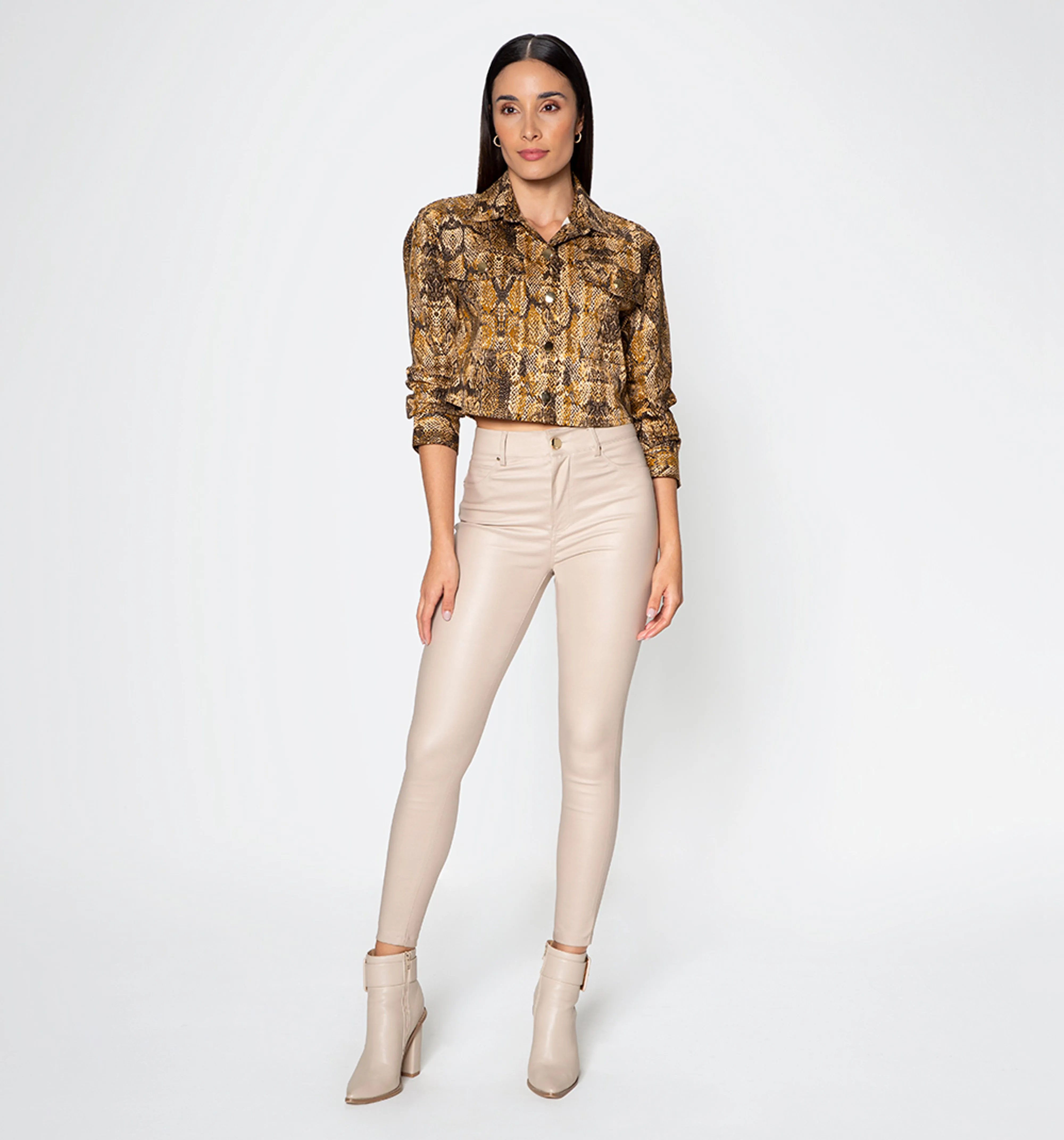 Chaqueta con bolsillos delanteros