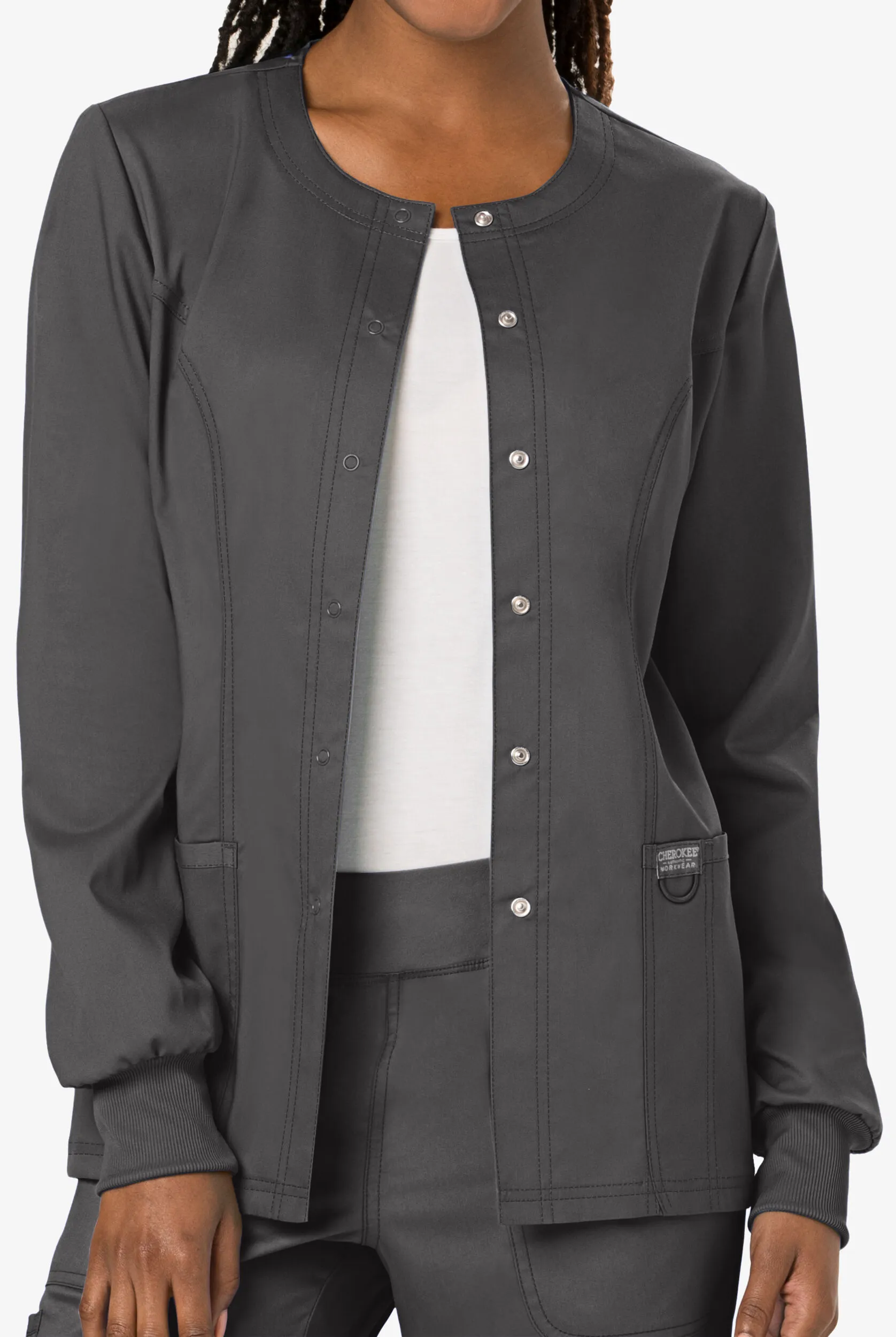 Chaqueta médica Cherokee Workwear Revolution con botones a presión y 3 bolsillos para mujer