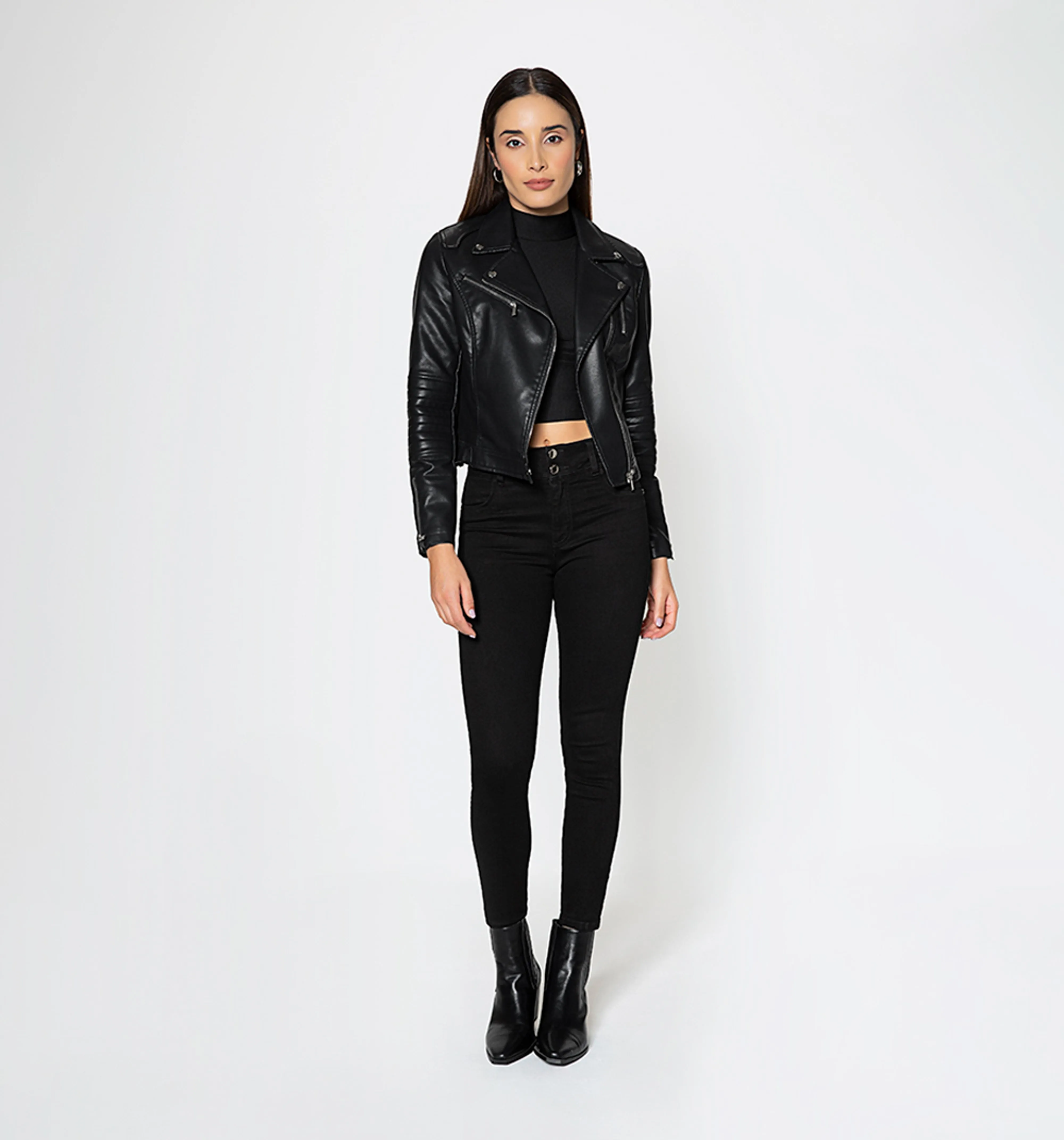 Chaqueta pu con cremallera y taches
