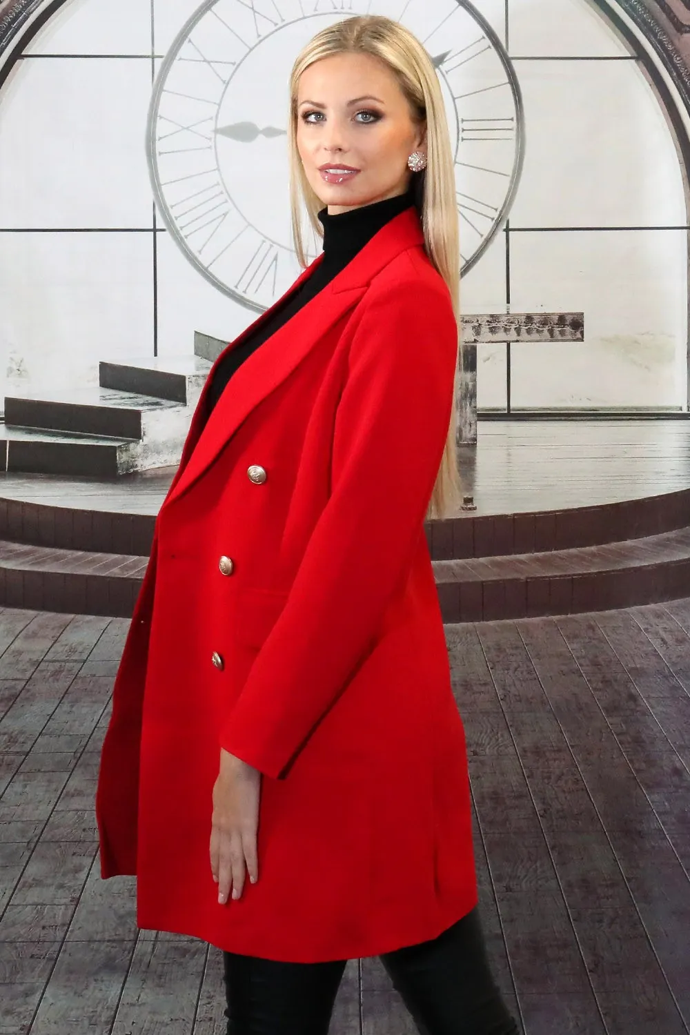 Chaqueta roja entallada chic