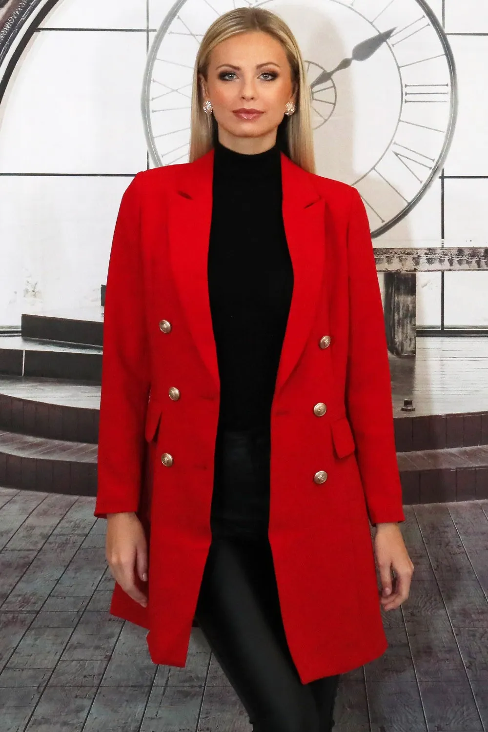 Chaqueta roja entallada chic