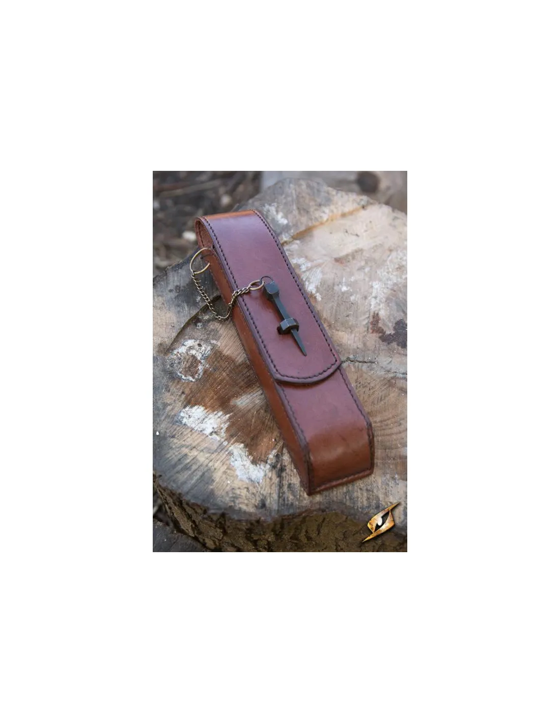 Cubiertos medievales con funda marrón: cuchara, tenedor y cuchillo