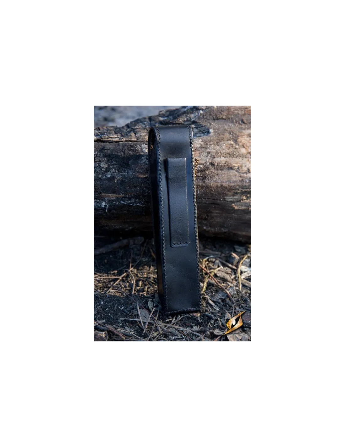 Cubiertos medievales con funda negra: cuchara, tenedor y cuchillo