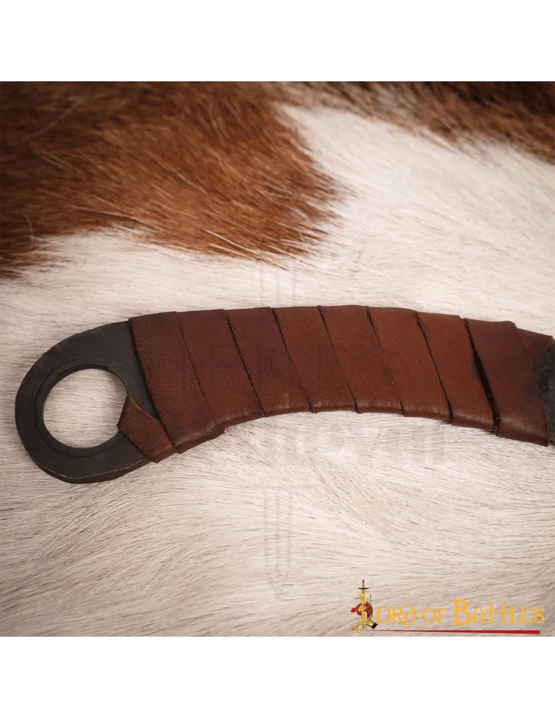 Cuchillo medieval forjado a mano con funda