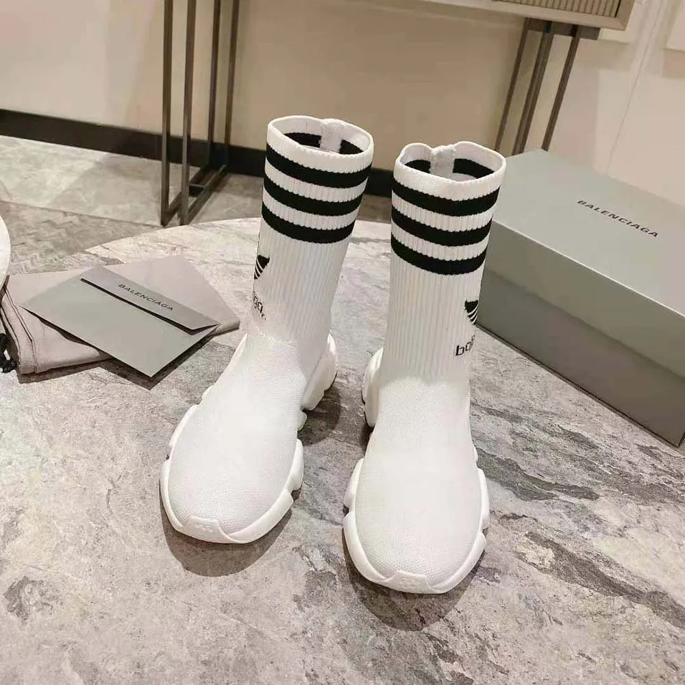 La zapatilla adidas Speed ​​unisex de Balenciaga en unidad de suela blanca y negra se realiza en colaboración con Adidas