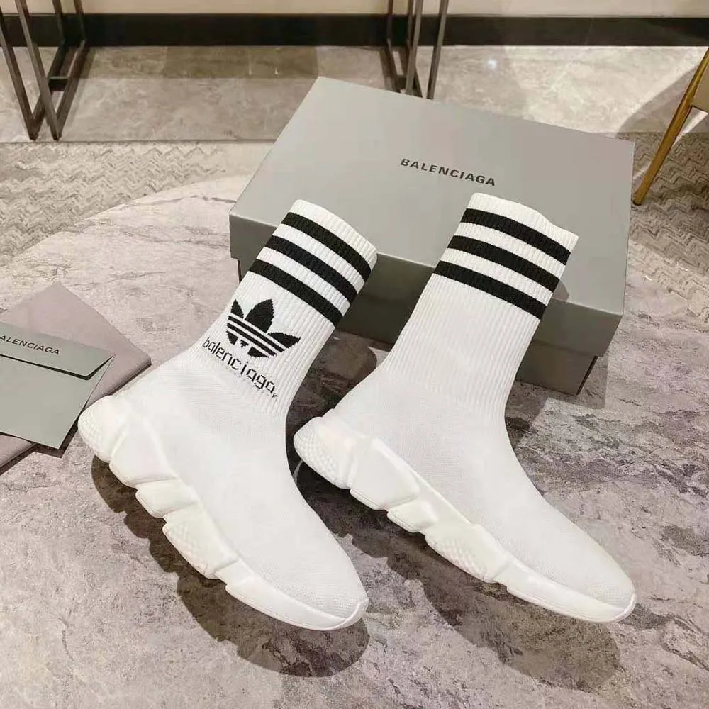 La zapatilla adidas Speed ​​unisex de Balenciaga en unidad de suela blanca y negra se realiza en colaboración con Adidas