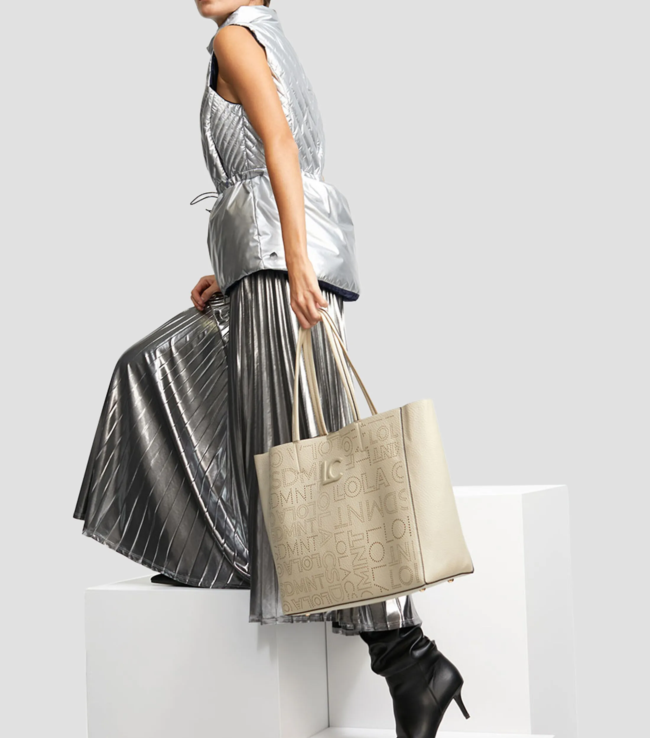Lola Casademunt Bolso tote crudo troquelado Mujer