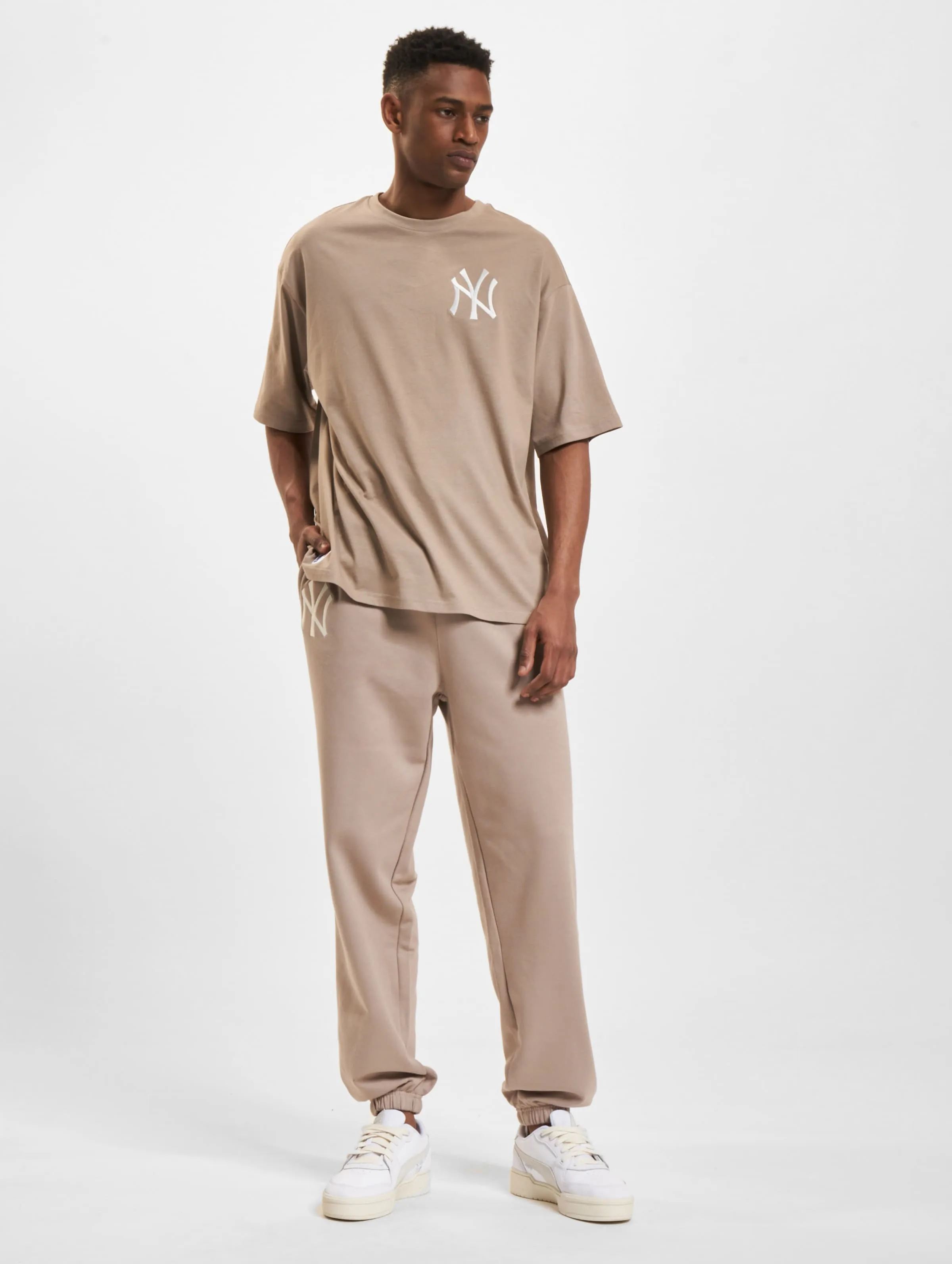 New Era League Essential Lc Oversized