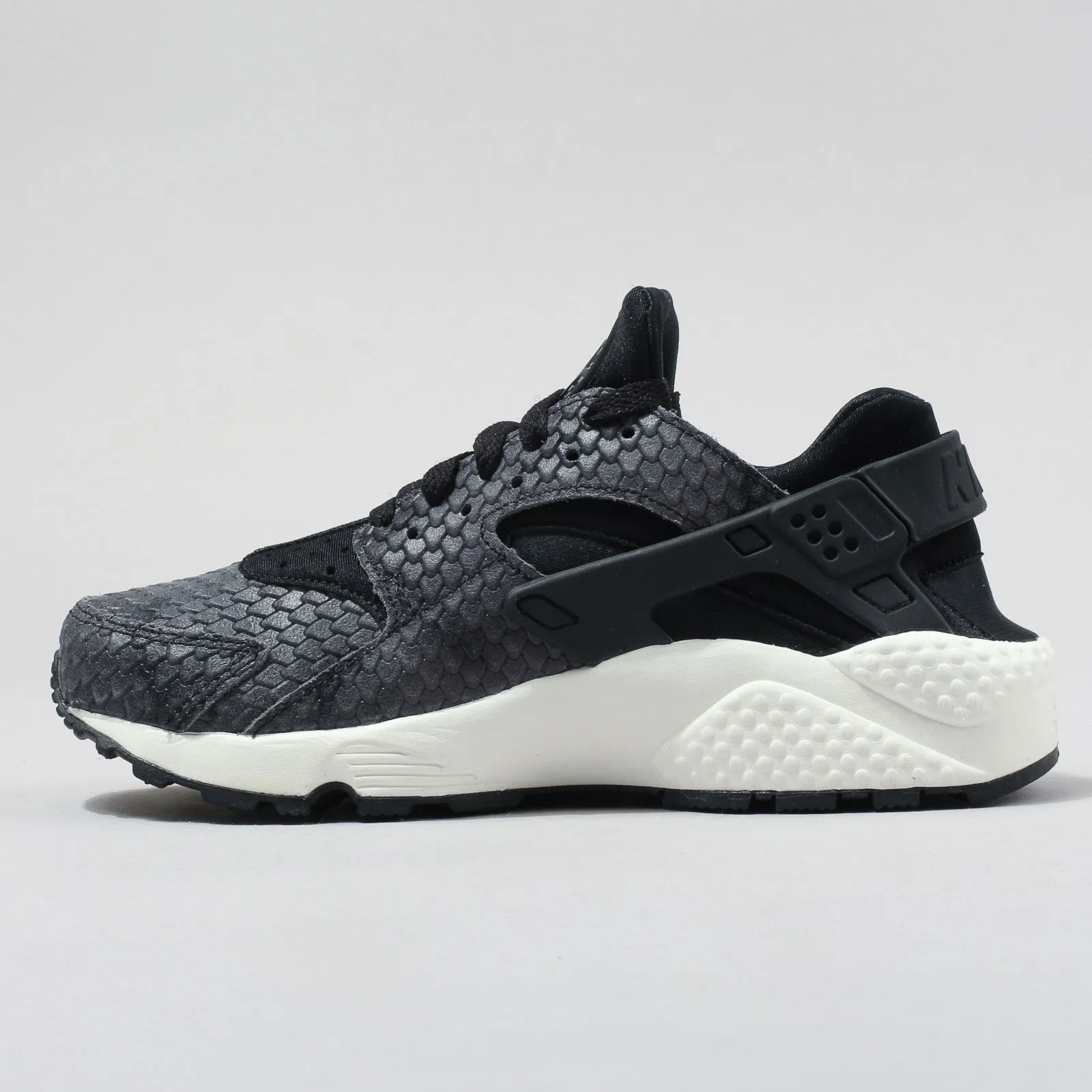 Nike WMNS Air Huarache Run Premium