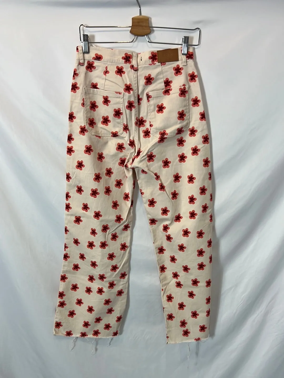 NOON. Pantalón denim flores T.36