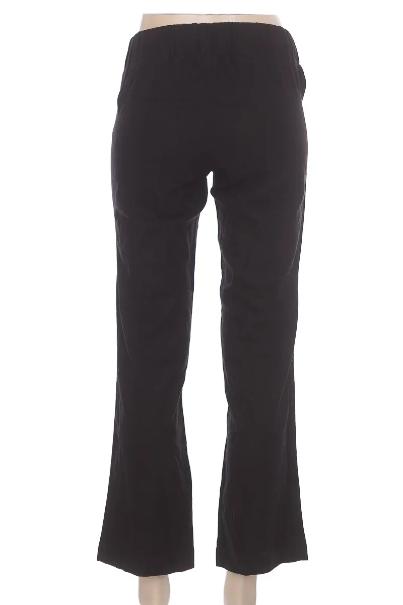 PANTALóN COLOR NEGRO  CLOSEANDO