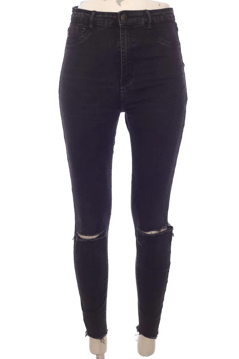 PANTALóN COLOR NEGRO  ZARA