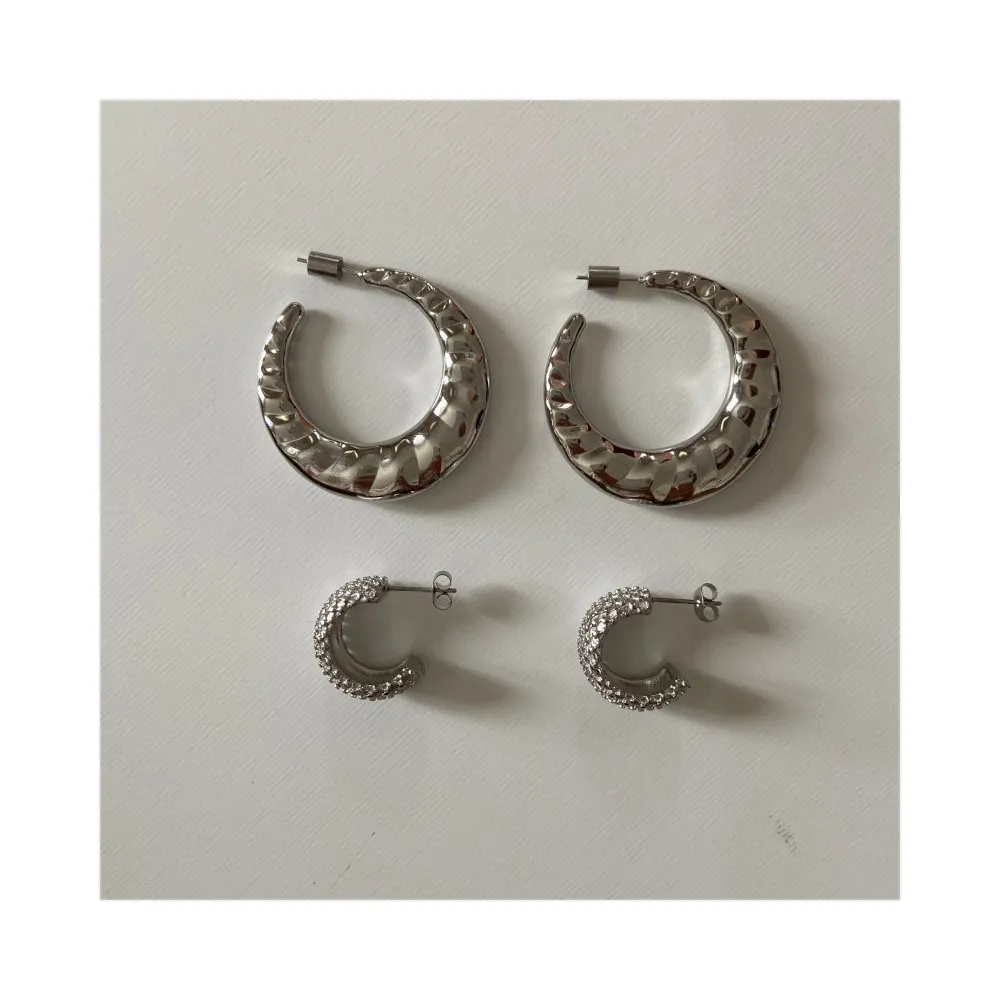 Pendientes Akira (PAR)