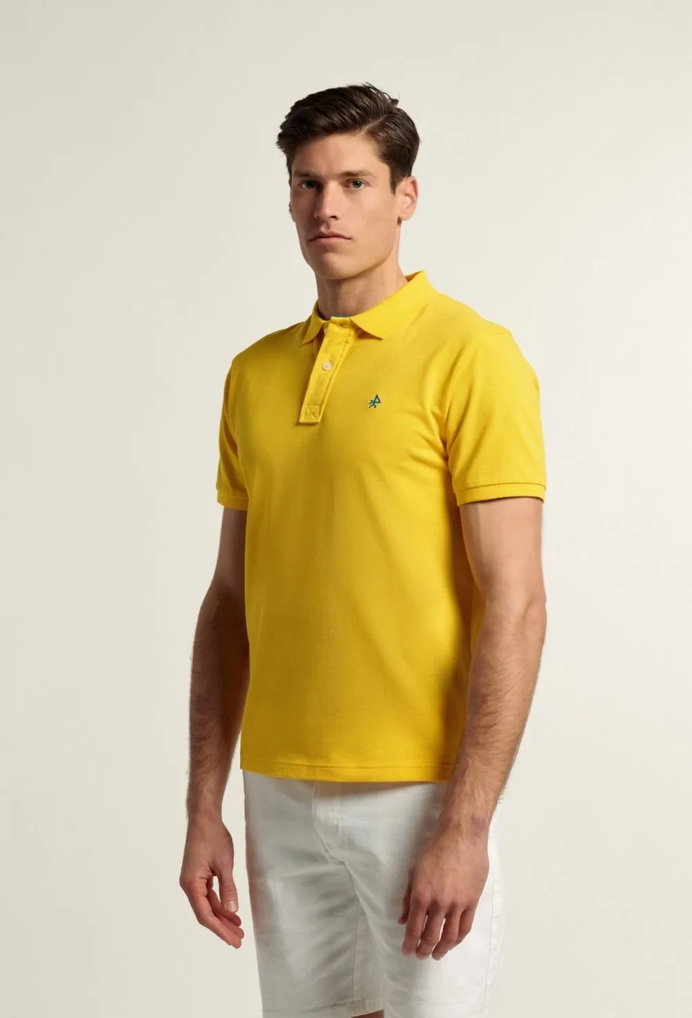 Polo clásico color amarillo