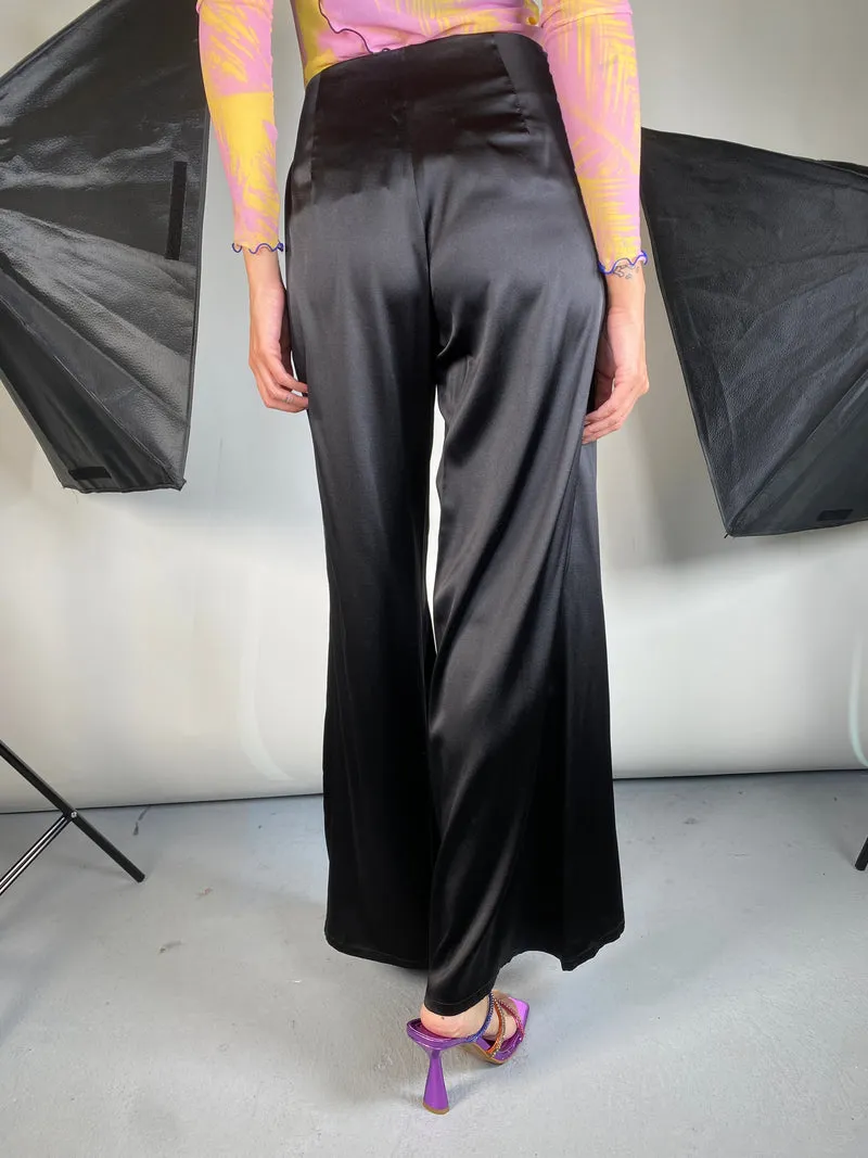 QÜINA Pantalón Negro Satinado