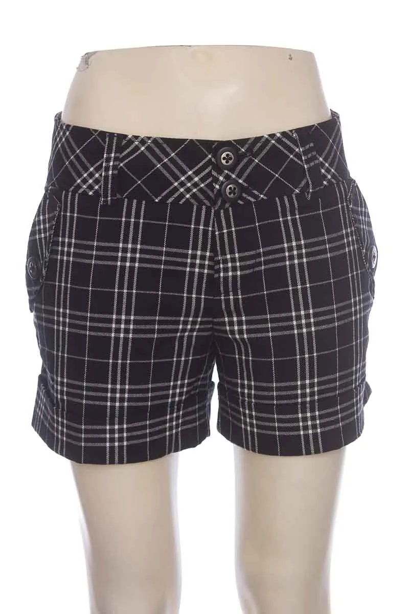 SHORT COLOR NEGRO  GUESS