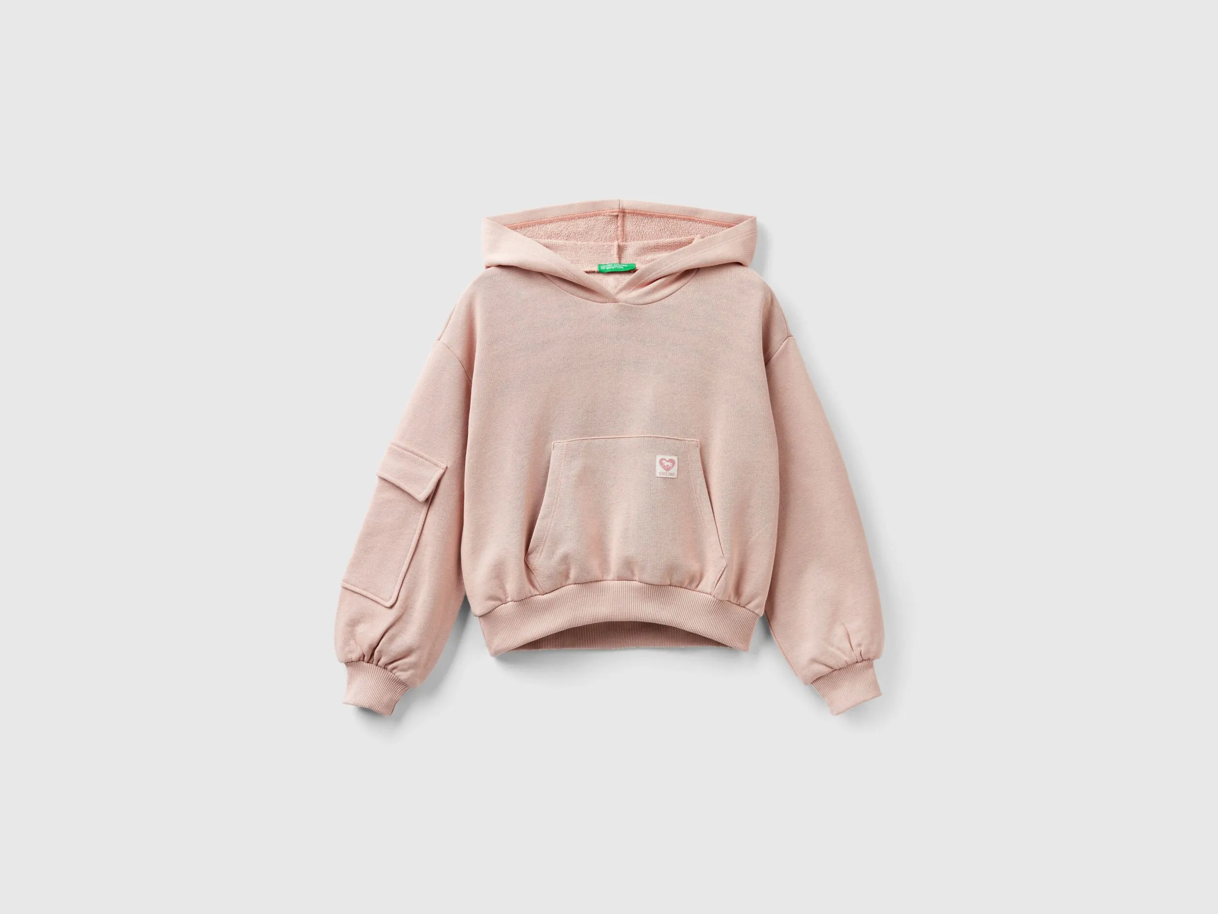 Sudadera con bolsillos y capucha