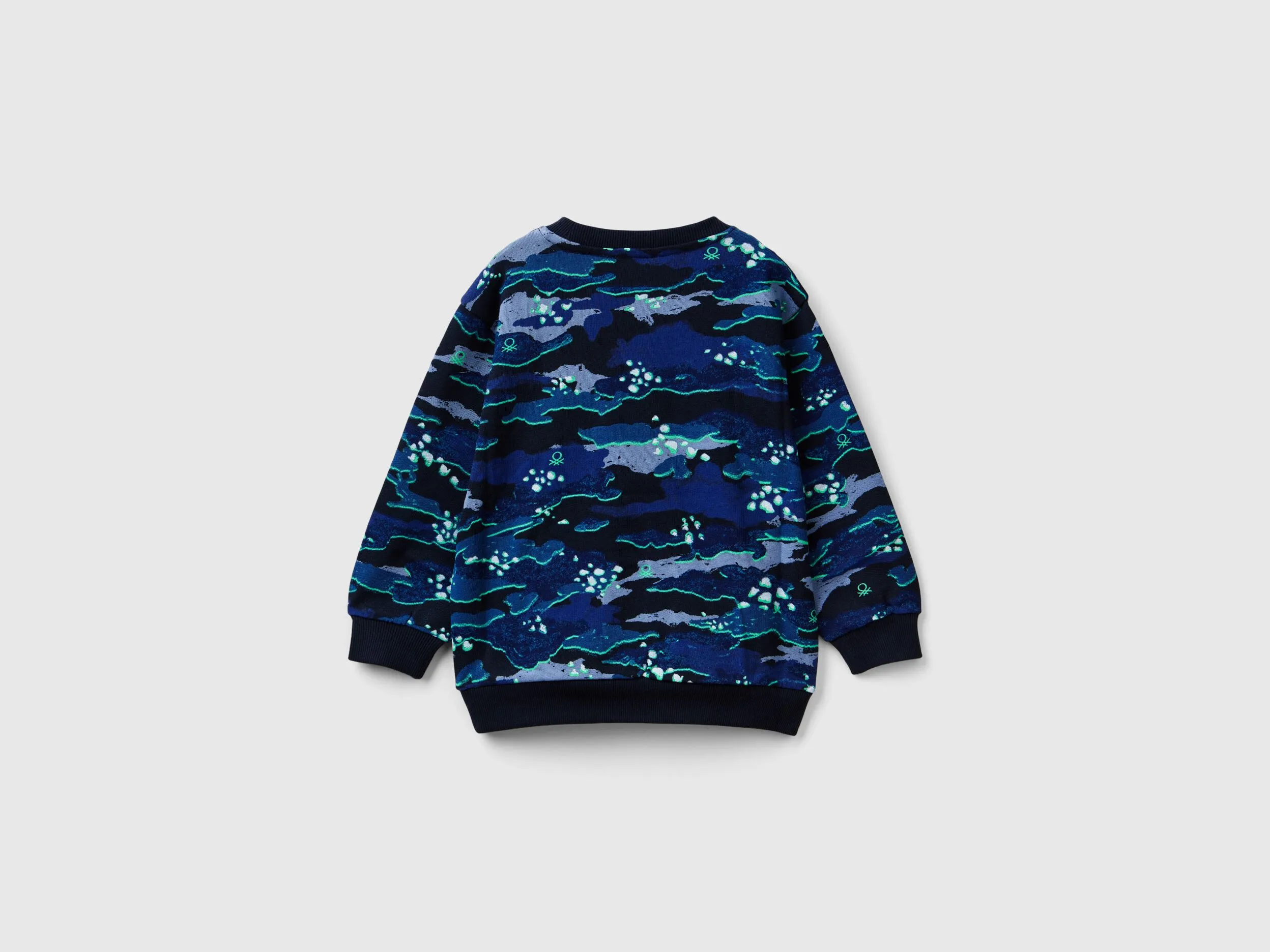 Sudadera con estampado de camuflaje