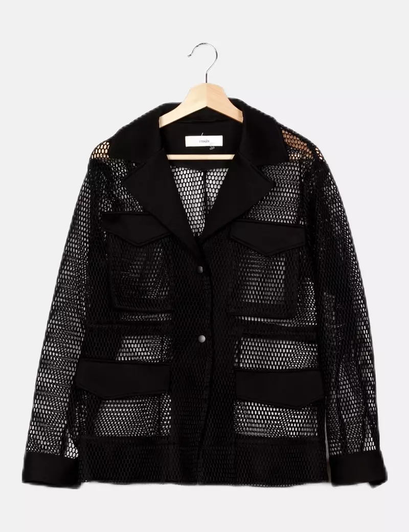 Uterqüe Chaqueta rejilla negra