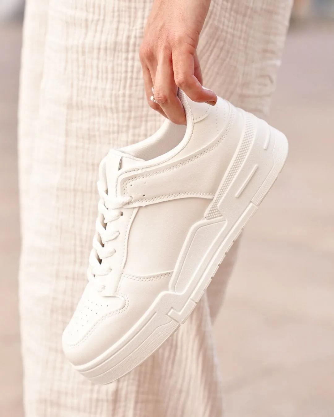 ZAPATILLAS MUJER BLANCAS CON CORDONES  TINA