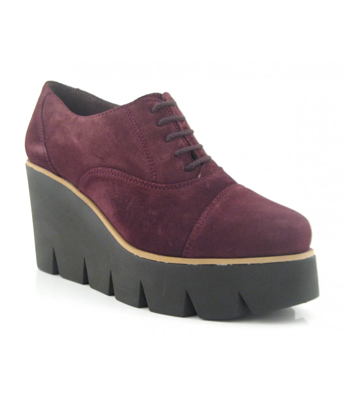 Zapatos de cordones y cuña alta